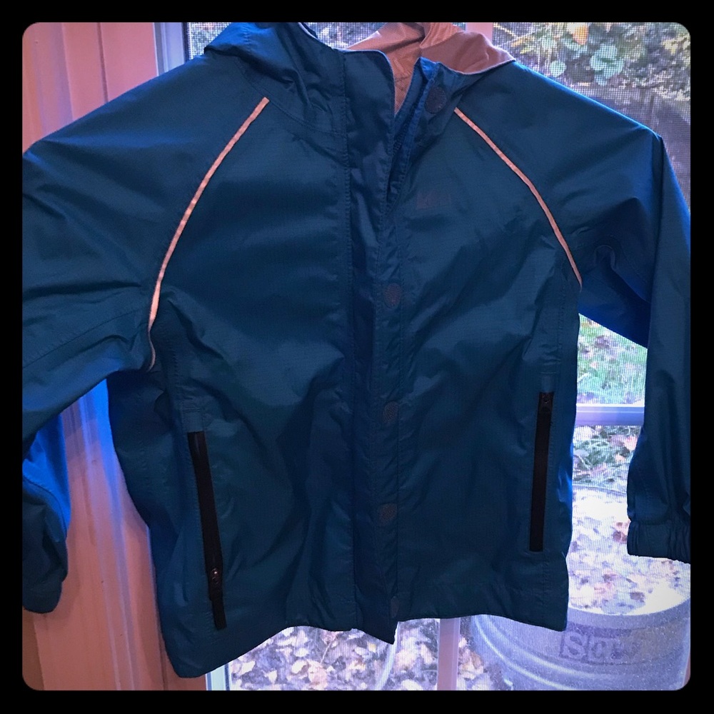 REI jacket great for repelling water. Good quality